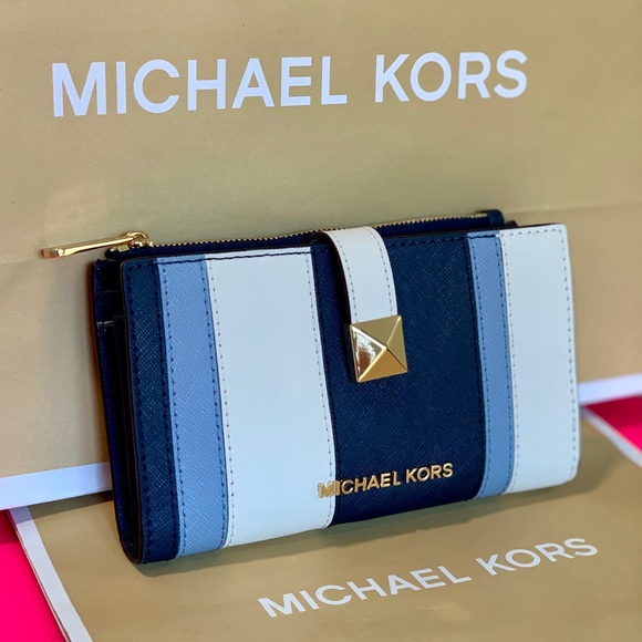 Michael Kors Large Karla Navy Leather Wallet - Picture 2 of 8